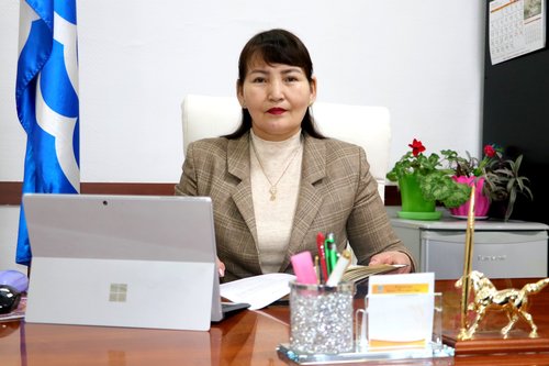 Сэлэнгийн Тамгын газрыг 15 жил удирдсан Ө.Сувдаа дарга